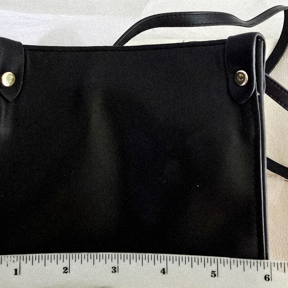 Fun FAUX Fashion Woven Beige Black Tote Metal Toggle Close 2 handles Never Used - Picture 7 of 13